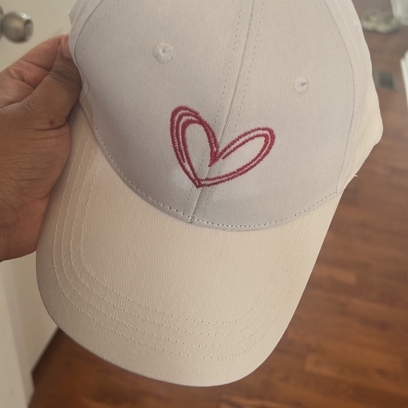 Women Heart Embroidered Casual Style Hat black color,NWOT - Picture 10 of 11